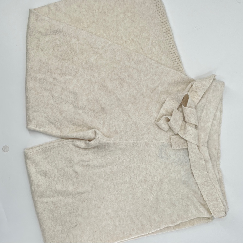 Guess Cream Wide-Leg Tie-Waist Pants - Picture 4 of 13